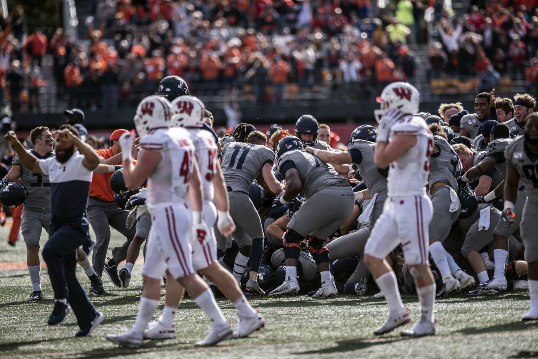 Fighting Illini 24, Badgers 23